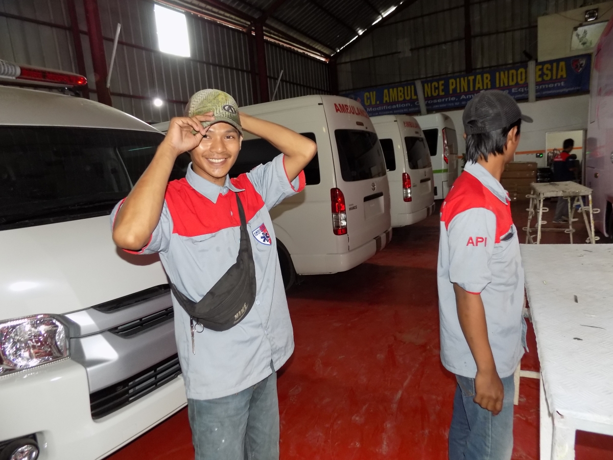 PT. Ambulance Pintar Indonesia  Perusahaan Karoseri Ambulance, Alamat Jl. Raya Ujung Harapan Bahagia Desa Bahagia, Babelan Bekasi Jawa Barat